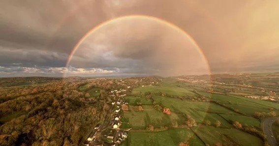 rainbow arc shape